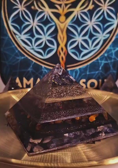 Piramidă Giza cu lapis lazuli